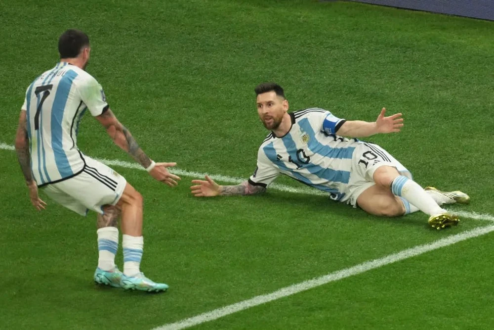 messi-khong-thich-ngoi-voi-huyen-thoai-liverpool-ma-anh-tung-goi-la-con-lua (2).jpg