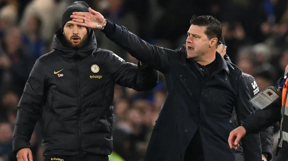 ten-hag-dap-tra-cuc-soc-sau-tran-thang-chelsea (4).jpg