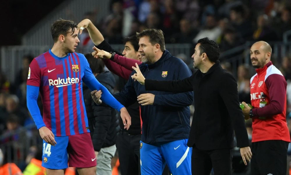 hlv-xavi-bi-cong-kich-va-nguy-co-mat-ghe-nong-o-barca (2).jpg