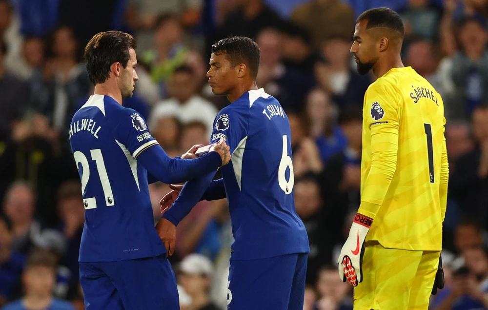 bi-bo-roi-sao-chelsea-phan-ung-hlv-pochettino (2).jpg