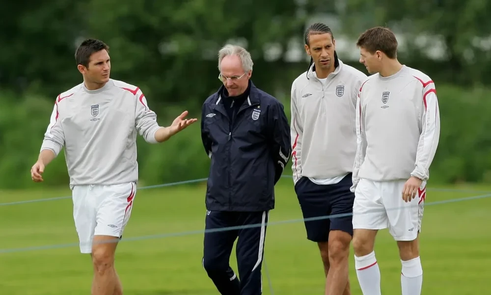 cuu-hlv-tuyen-anh-sven-eriksson-mac-benh-ung-thu (1).png