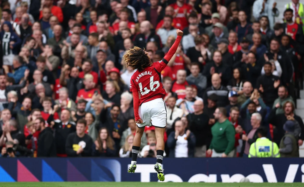 sancho-mo-long-voi-dortmund-hlv-ten-hag-dep-loan-o-man-united (4).jpg