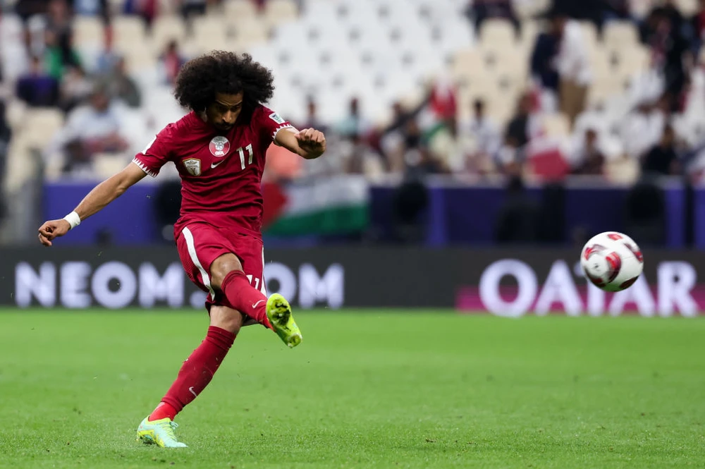 nhat-ban-han-quoc-qua-manh-va-sac-mau-dong-nam-a-o-asian-cup (1).jpeg