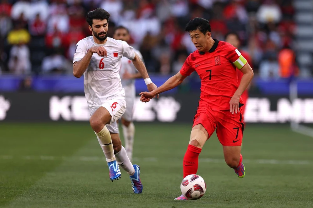 son-heung-min-qua-mat-ronaldo-doat-giai-hay-nhat-chau-a- (1).jpg