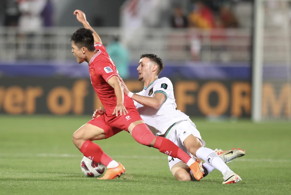 hlv-troussier-3-lan-thua-indonesia-1-lan-bi-sa-thai (3).JPG