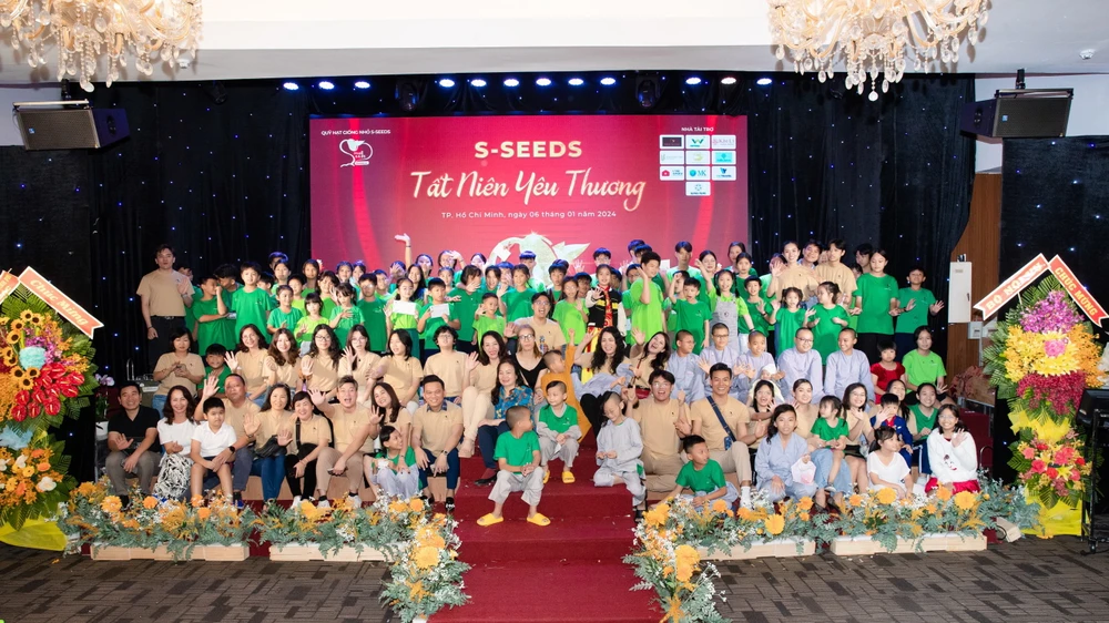 tet-nghia-tinh-cua-thuy-trang-va-long-nhan-ai-tu-hat-giong-nho (2).jpg