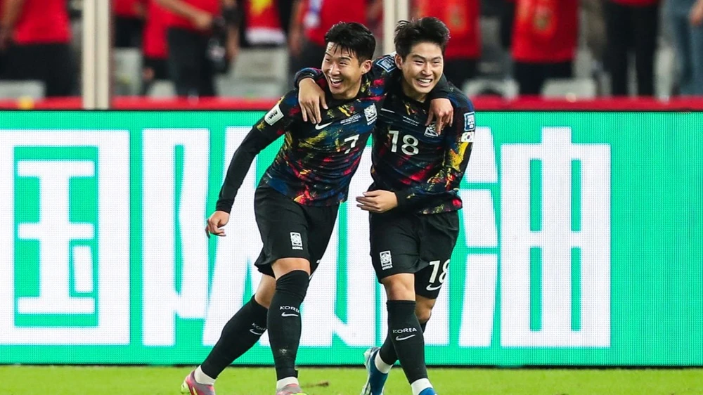 hlv-klinsmann-bi-sa-thai-do-yeu-kem-hay-vi-cac-ngoi-sao-han-quoc-danh-nhau (3).jpg