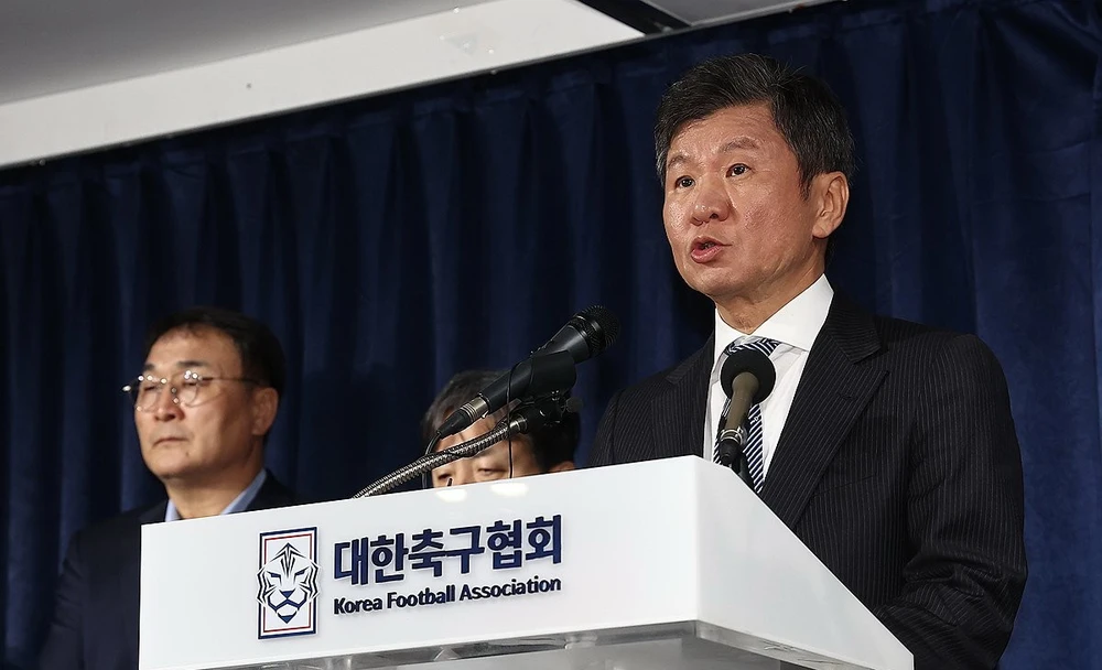 nong-han-quoc-chinh-thuc-sa-thai-hlv-klinsmann (1).jpg