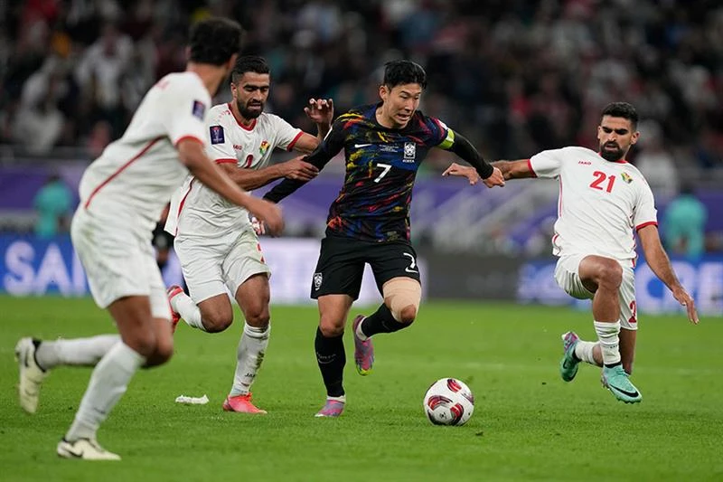 nong-han-quoc-chinh-thuc-sa-thai-hlv-klinsmann (5).jpg