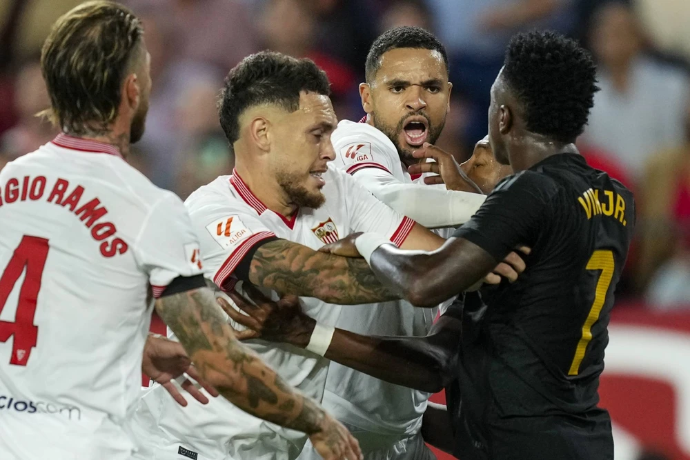 ramos-se-rat-hanh-phuc-khi-pha-luoi-real-madrid (1).jpg