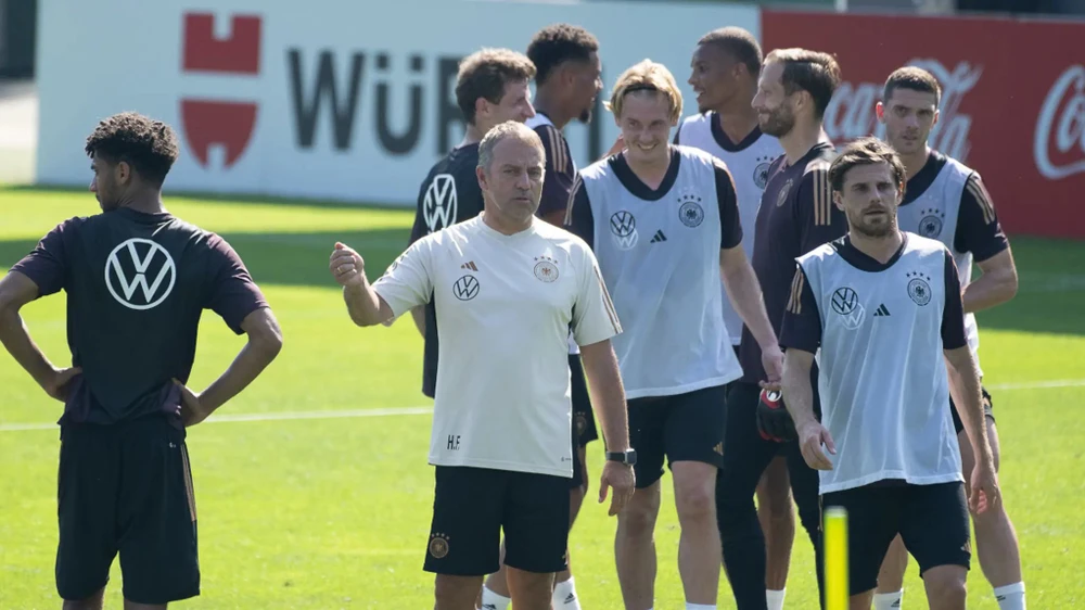 barca-chieu-mo-hlv-hansi-flick-the-cho-xavi (1).jpg