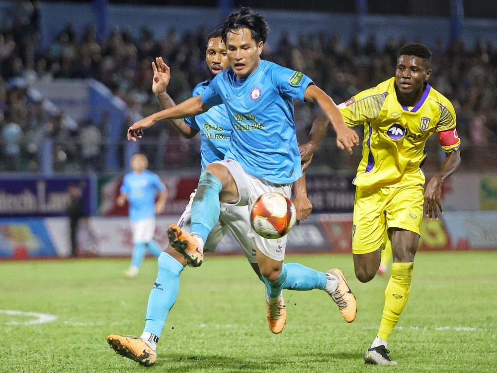 xon-xao-2-tran-chung-ket-nguoc-o-v-league (2).jpg