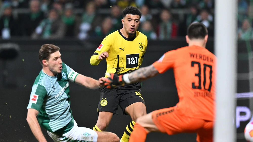 dortmund-de-nghi-man-united-cho-ban-hop-dong-vinh-vien-voi-sancho (1).jpg