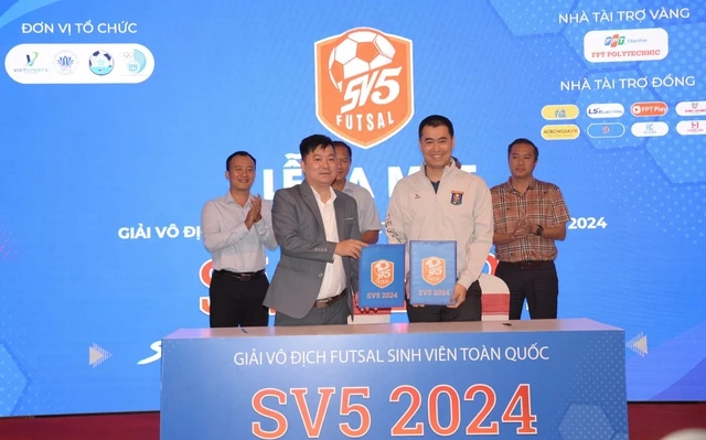 sv5-san-choi-lon-cua-futsal-sinh-vien (2).jpeg