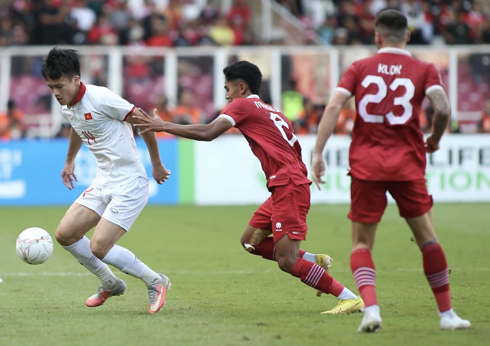 -that-ve-chan-thuong-cua-cong-phuong-va-duy-manh-khien-hlv-troussier-phai-gach-ten (5).jpg