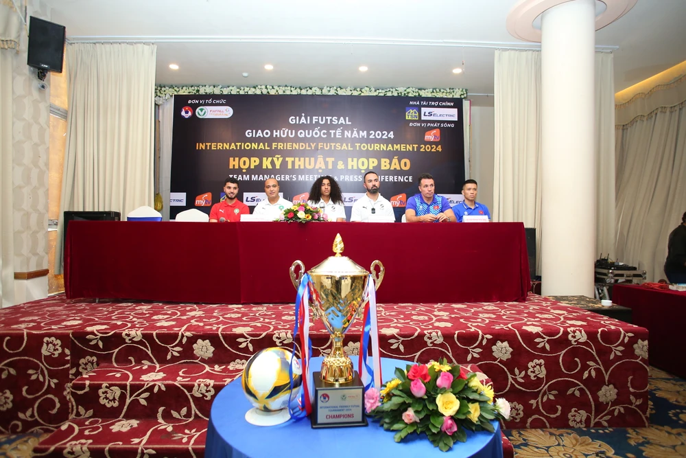 thu-thach-lon-cho-futsal-viet-nam (1).JPG