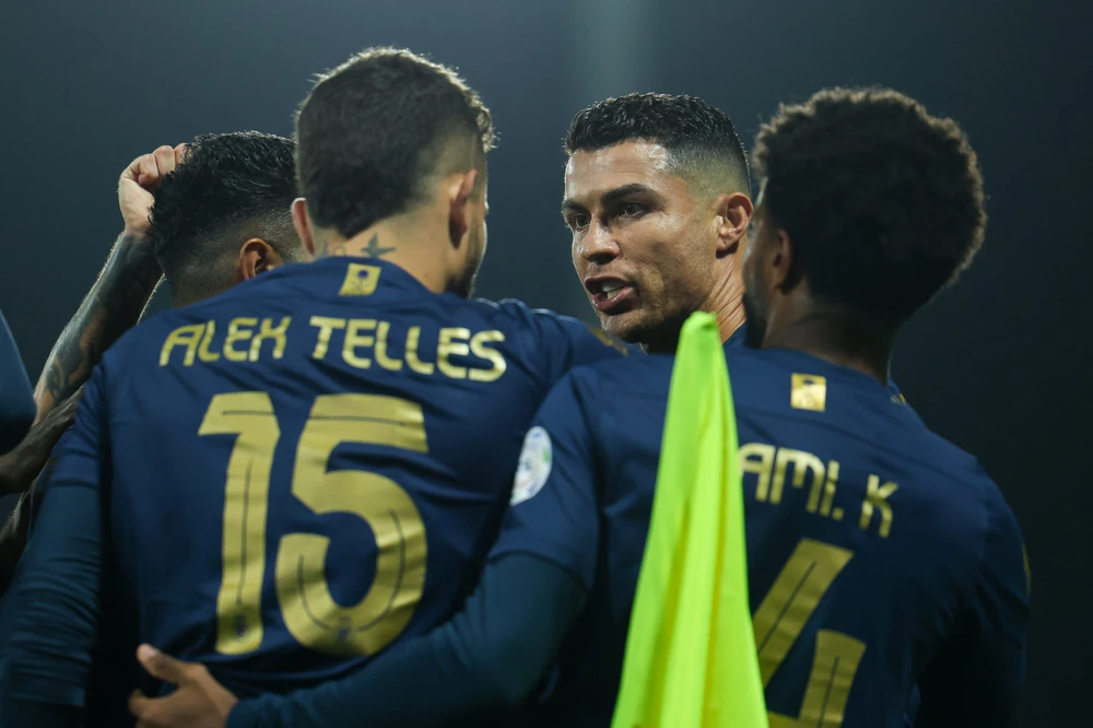 ronaldo-keo-dai-ky-luc-ghi-ban-va-kien-tao-dang-kinh-ngac (2).jpg