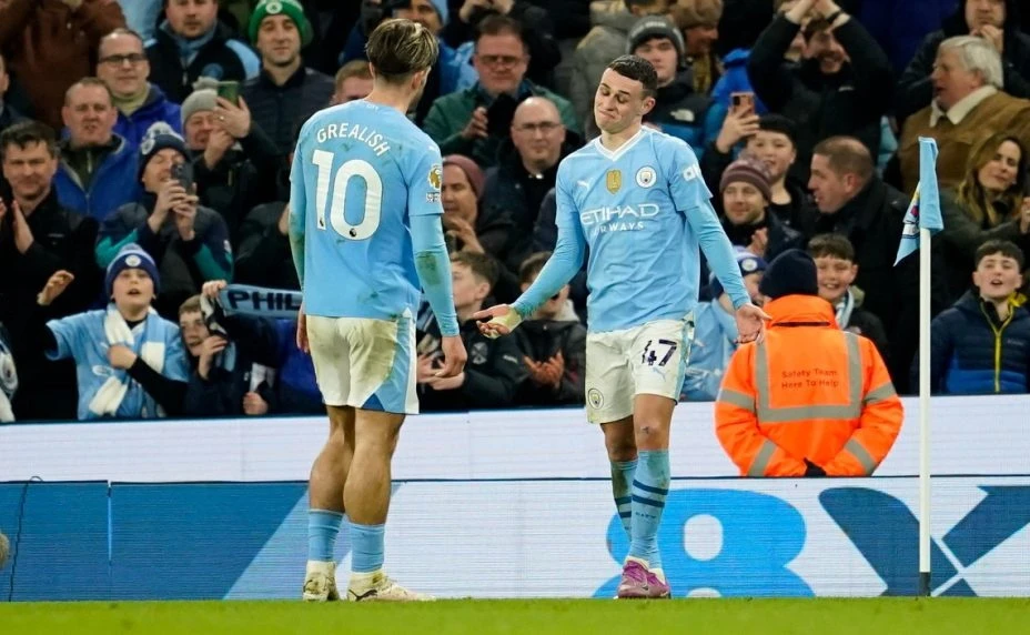 foden-va-ban-nang-hoang-da-cua-bong-da-duong-pho (1).jpg