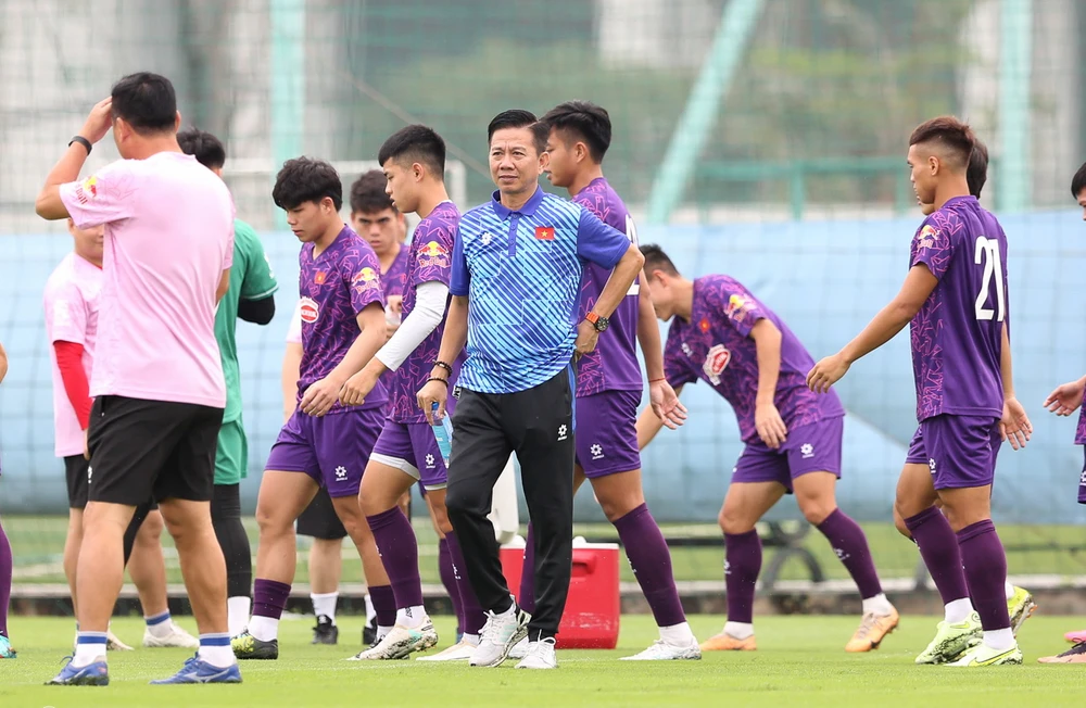 HLV Hoàng Anh Tuấn