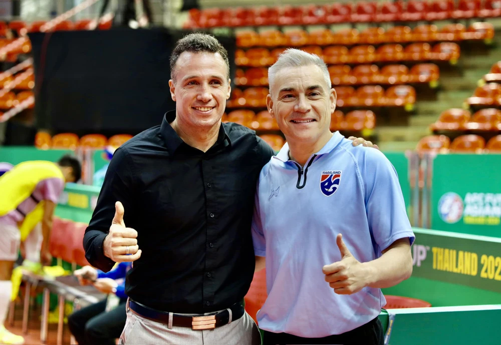 thai-lan-tu-tin-di-xa-viet-nam-gap-nui-lon (2).jpg