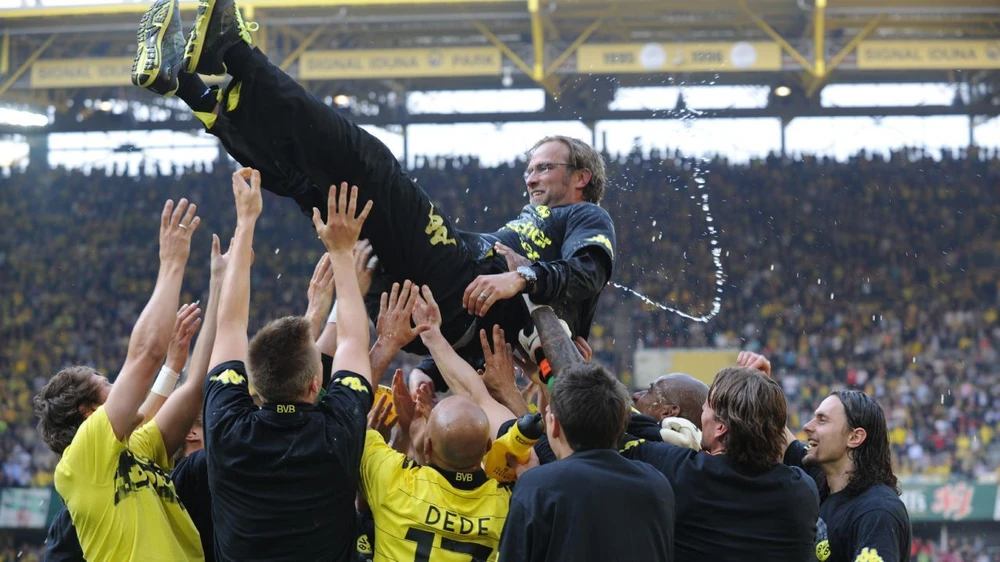 dortmund-bat-ngo-moi-lai-thay-cu-klopp (1).jpg