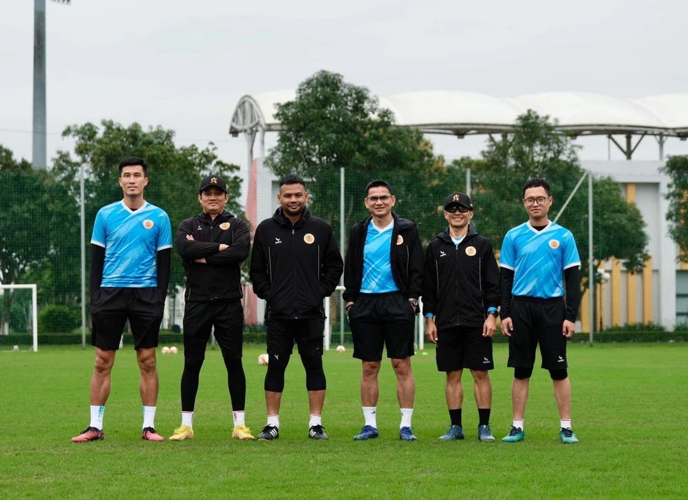 vo-cua-kiatisak-len-tieng-va-tuong-lai-cua-zico-thai-sau-khi-chia-tay-cahn (2).jpg