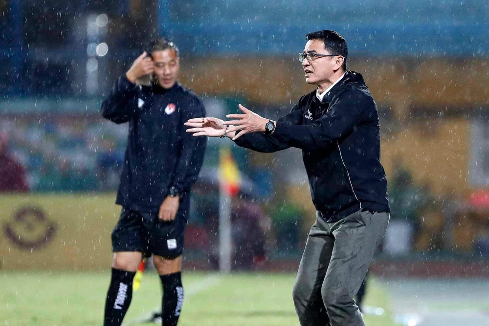 kiatisak-tro-lai-voi-bau-duc (3).jpg