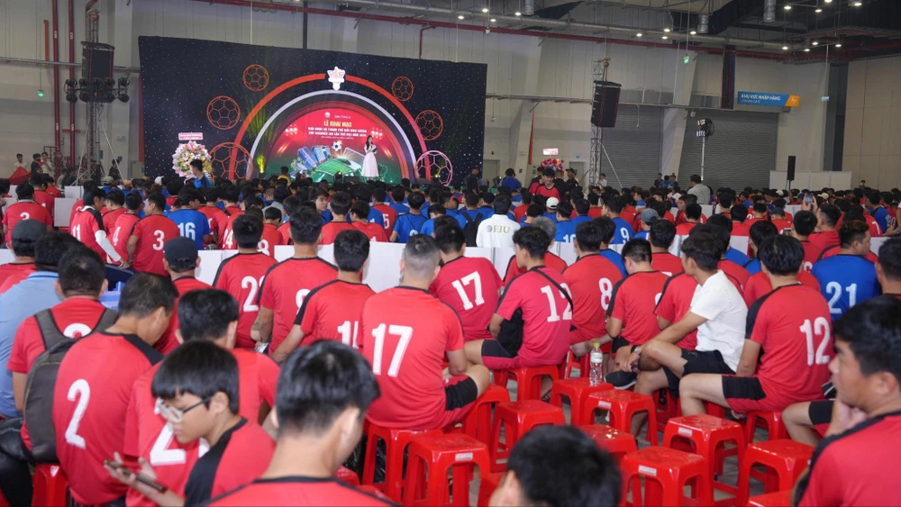 dau-truong-phui-lon-nhat-viet-nam-pha-ky-luc-cua-chinh-minh (2).jpg