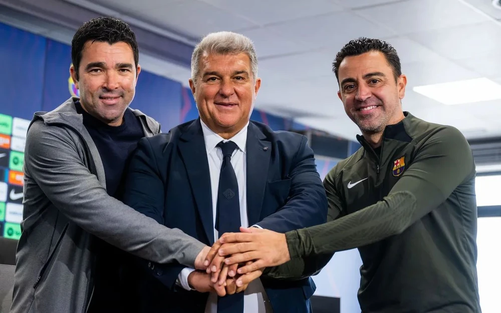 barca-sa-thai-hlv-gay-soc-va-tran-cuoi-cua-xavi (2).jpg