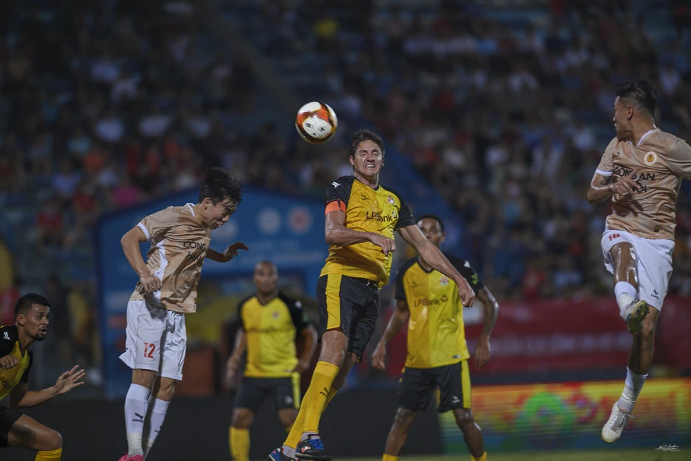 vi-sao-doi-bong-cua-bau-duc-khong-the-rot-hang (3).jpg