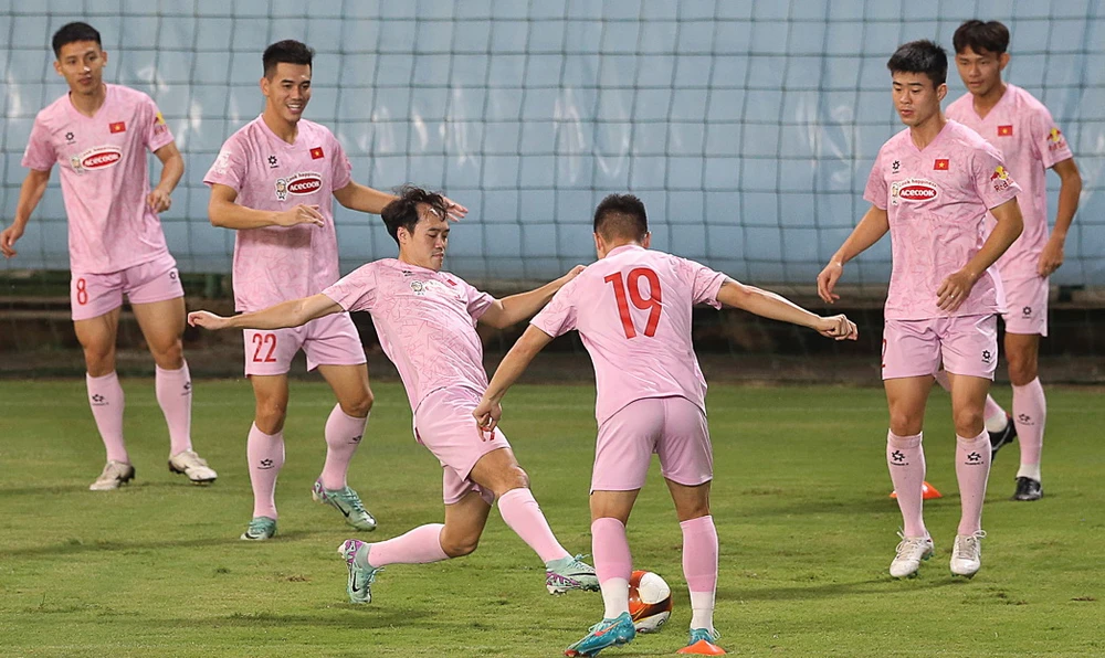 nuoc-mat-uat-nghen-cua-quang-hai-va-man-tai-xuat-o-my-dinh (4).jpg