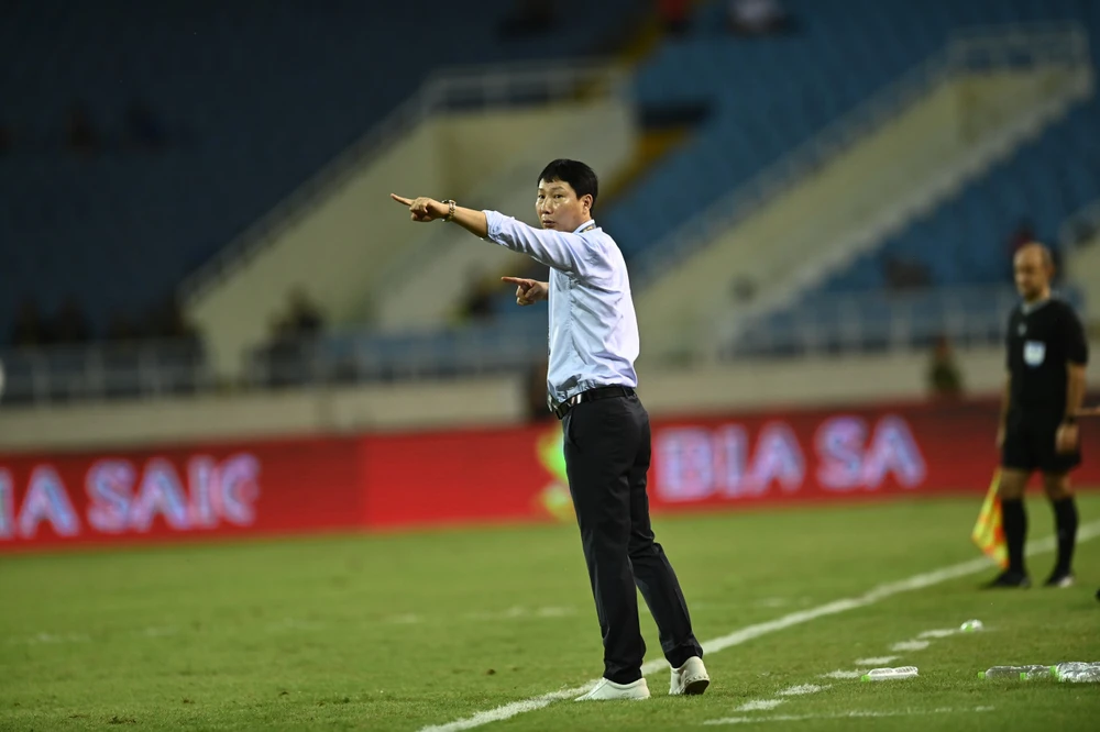 buoi-tap-dau-tien-cua-tuyen-viet-nam-tren-dat-iraq-va-loi-hua-cua-hlv-kim-sang-sik (3).jpg