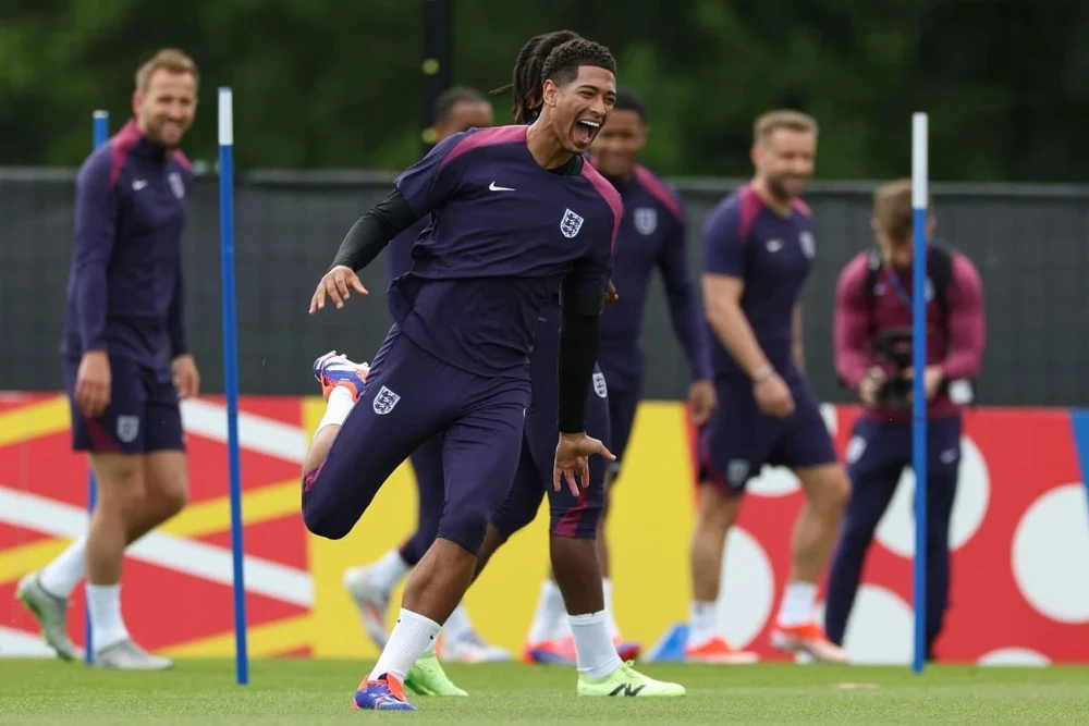 bellingham-chac-chan-gianh-qua-bong-vang (4).jpg