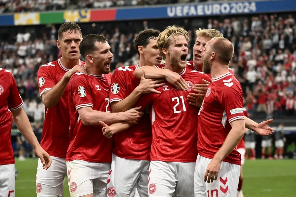 hlv-southgate-nhan-trach-nhiem-o-tran-hoa-te-hai-cua-doi-tuyen-anh (3).jpg