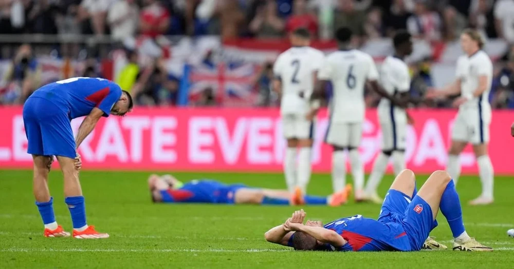 trong-tai-bi-to-thien-vi-va-hanh-dong-tieu-cuc-cua-doi-tuyen-anh (6).jpg