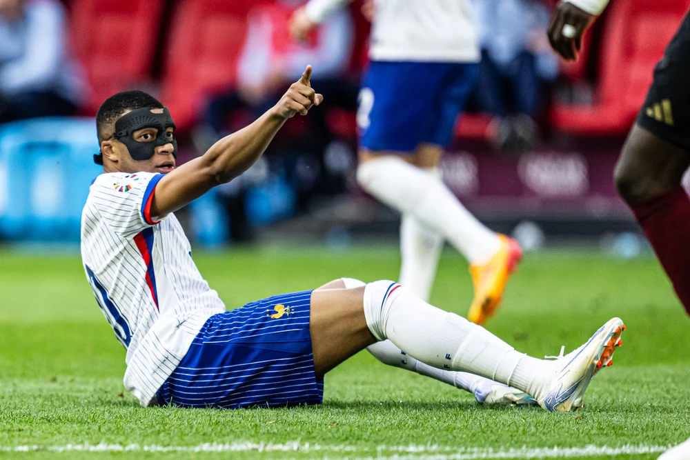 mbappe-bi-chi-trich-tham-te (3).jpg