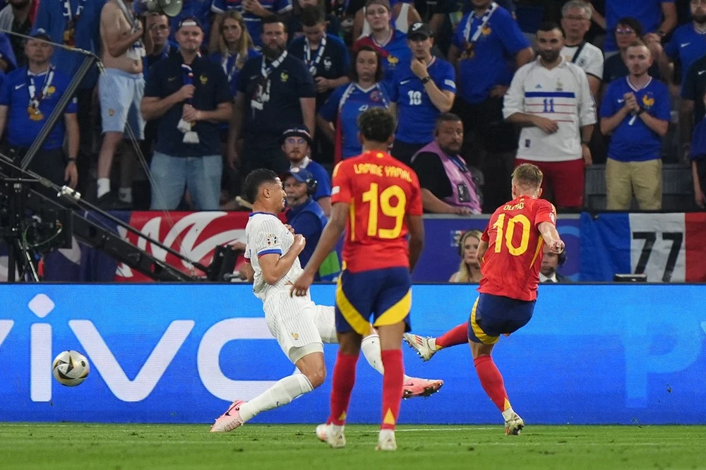 khoanh-khac-thien-tai-o-tuoi-16-cua-yamal (4).jpeg