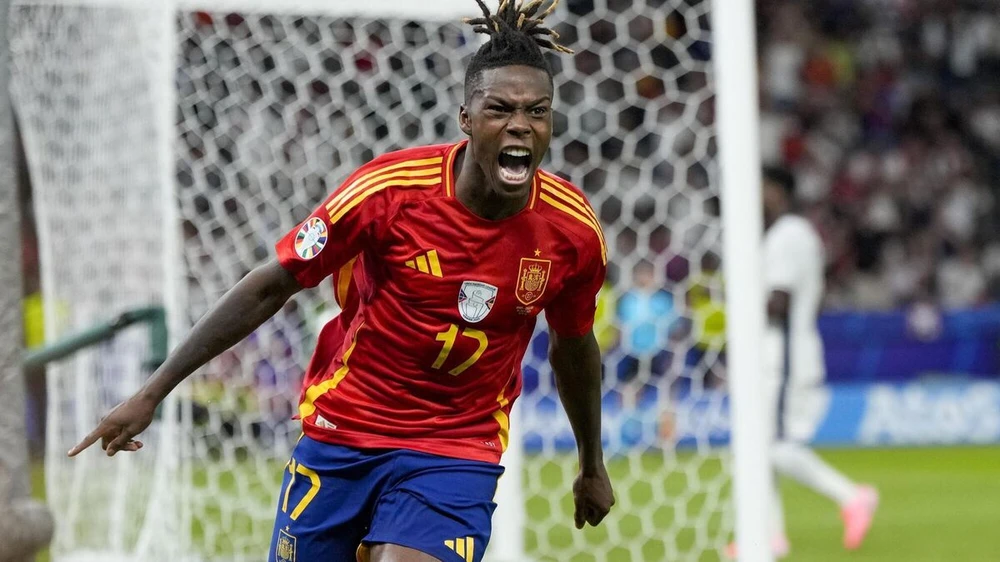 ky-luc-cua-tay-ban-nha-va-cau-thu-khong-phai-nhung-dua-tre-hu-hong (3).jpg