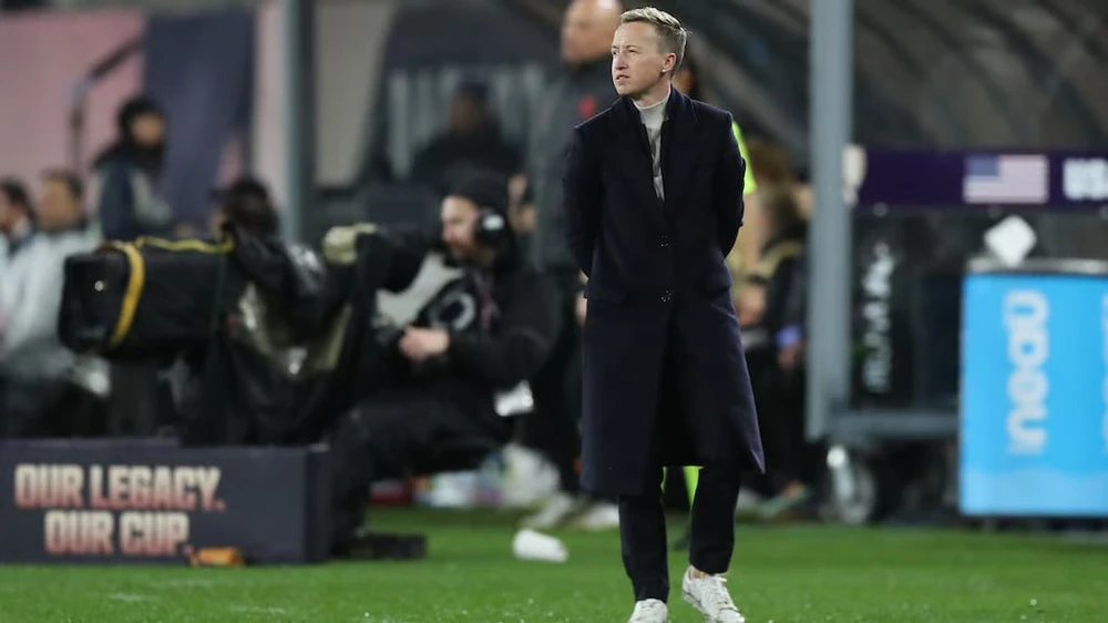 hlv-tuyen-nu-canada-bi-truc-xuat-ve-nuoc-do-gian-lan-o-olympic-paris (1).jpg