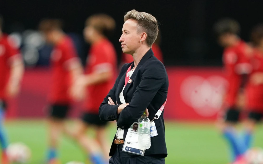 tuyen-nu-canada-nam-the-keo-tren-bat-chap-khang-cao-tru-6-diem (1).jpg