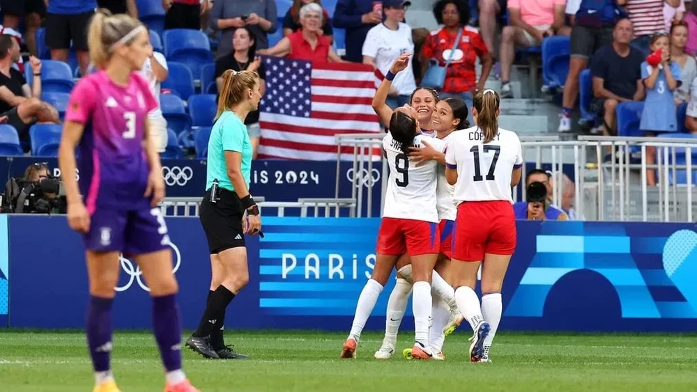 tran-cuoi-cua-mot-huyen-thoai (5).jpg