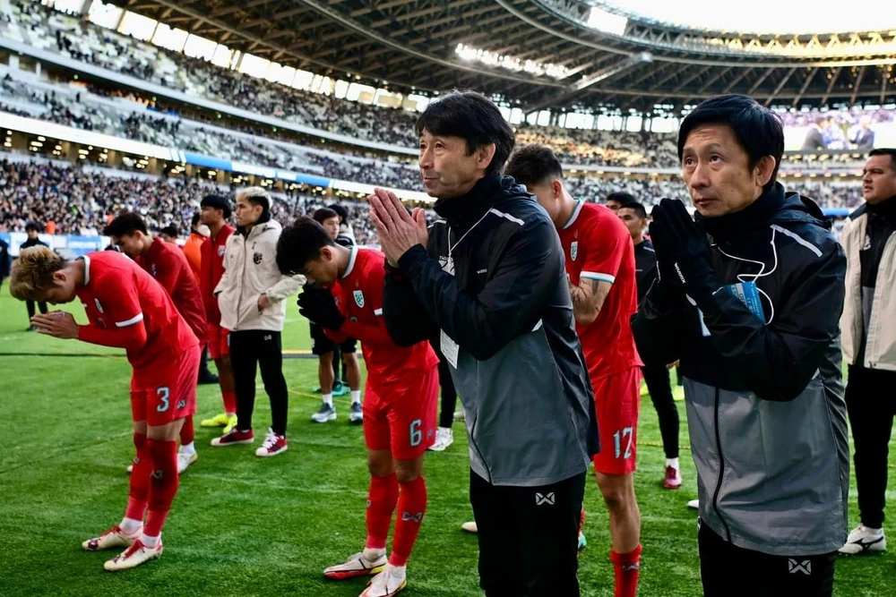 doi-tuyen-viet-nam-va-thai-lan-chay-dua-vo-dich-aff-cup (3).jpg