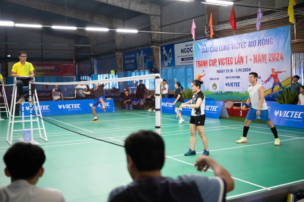 doc-la-giai-cau-long-victec (2).jpg