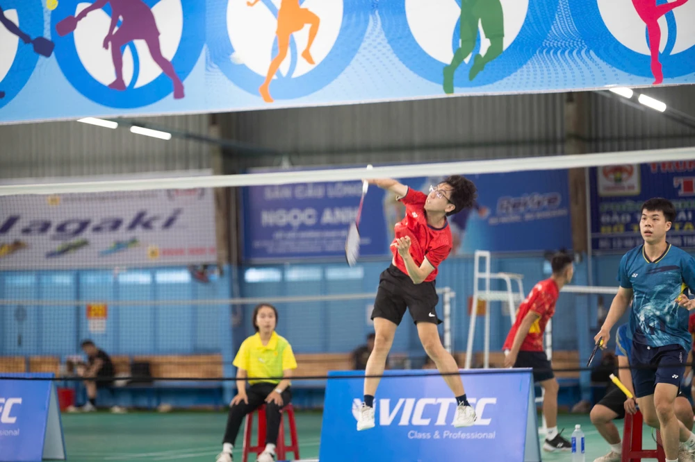 doc-la-giai-cau-long-victec (3).jpg