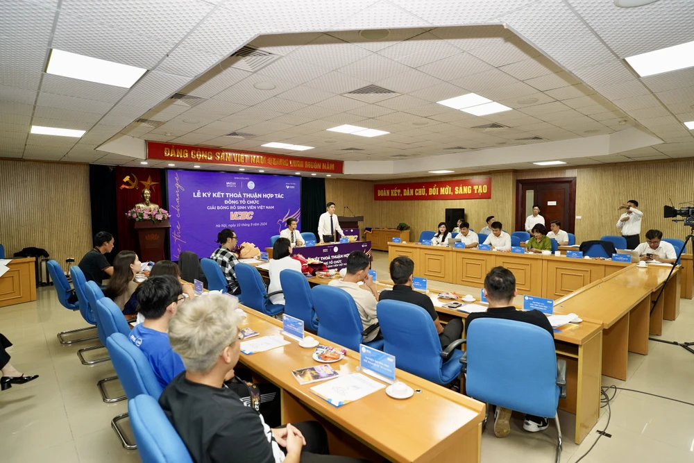 san-choi-moi-co-hoi-moi-o-giai-bong-ro-sinh-vien-viet-nam-vcbc (3).JPG