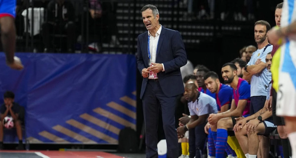 hlv-doi-futsal-phap-tran-tinh-ve-tran-thua-rung-dong-o-giai-the-gioi (3).jpg