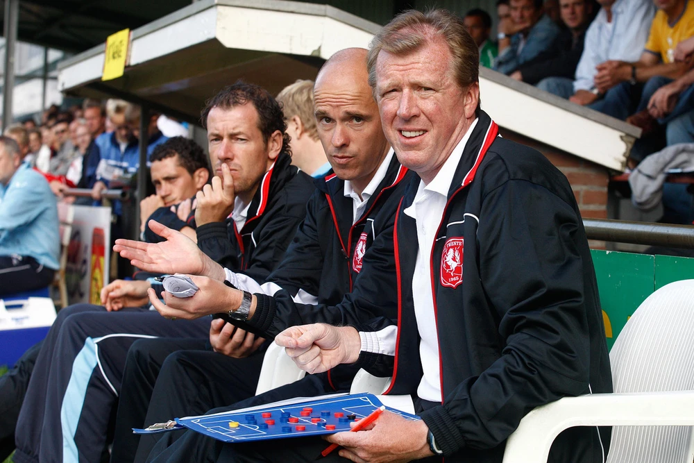 doi-bong-cu-cua-hlv-ten-hag-doi-lam-ton-thuong-man-united (2).jpg