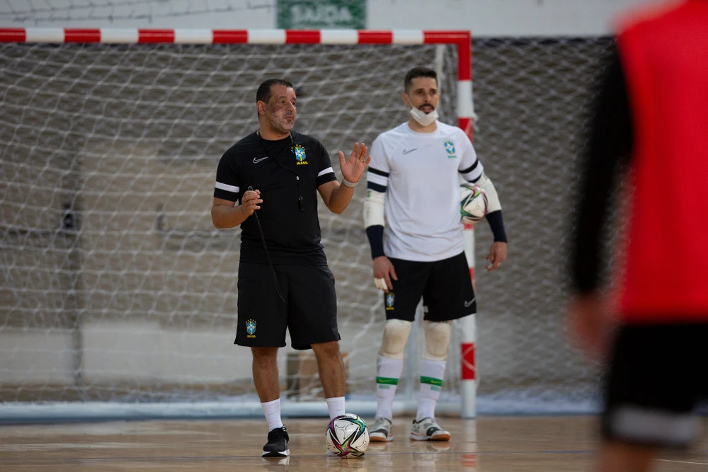 fifa-dieu-tra-vu-be-boi-futsal-phap-iran (4).jpg