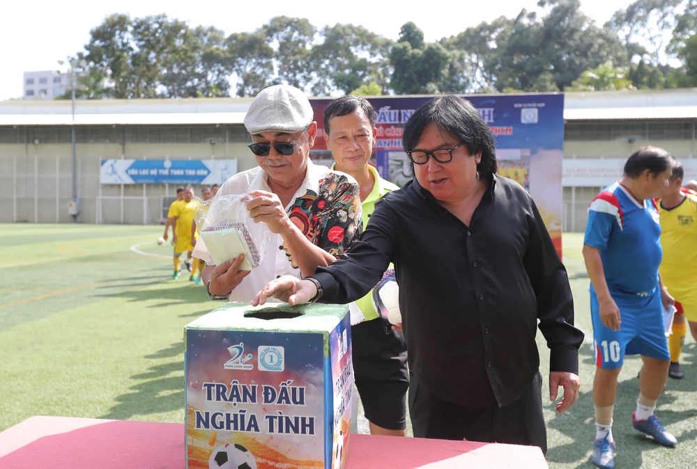 nhung-tam-long-vang-ho-tro-cuu-danh-thu-phan-huu-phat (3).JPG