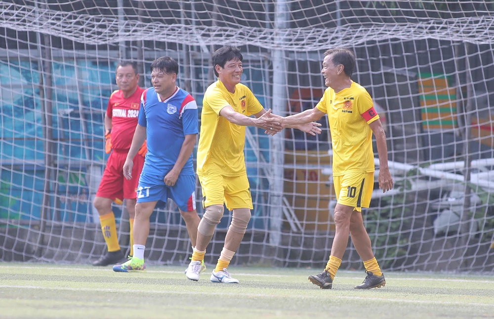 nhung-tam-long-vang-ho-tro-cuu-danh-thu-phan-huu-phat (8).JPG